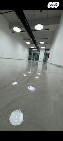 חנויות/ שטח מסחרי, אזור