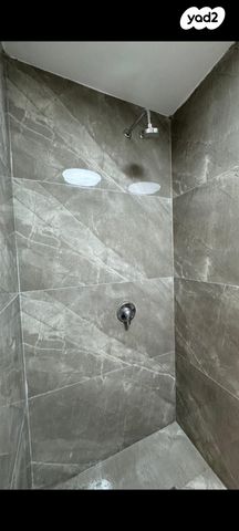 חנויות/ שטח מסחרי, אזור