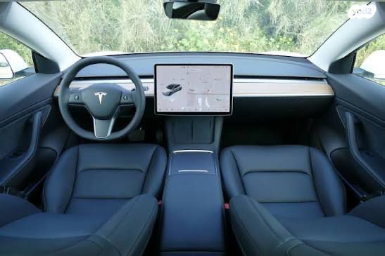 מודעת רכב טסלה מודל 3