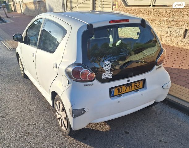 מודעת רכב טויוטה אייגו