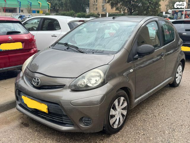 טויוטה אייגו