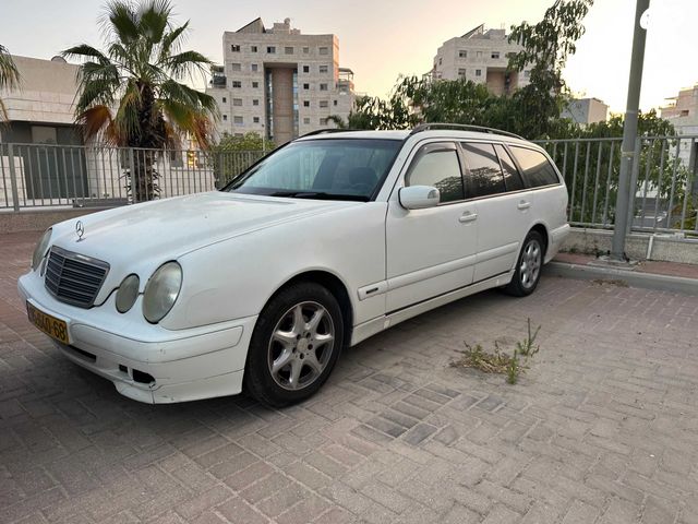 מודעת רכב מרצדס-בנץ E-class