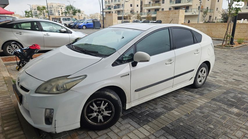 מודעת רכב טויוטה פריוס