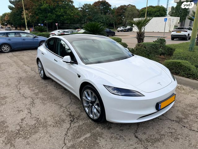 מודעת רכב טסלה מודל 3