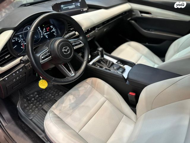 מודעת רכב מאזדה 3