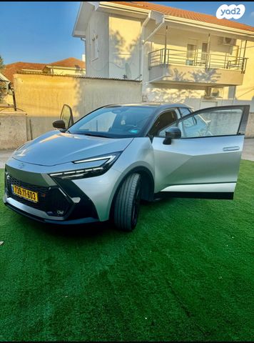 מודעת רכב טויוטה C-HR