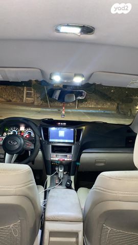 סובארו B4/לגאסי