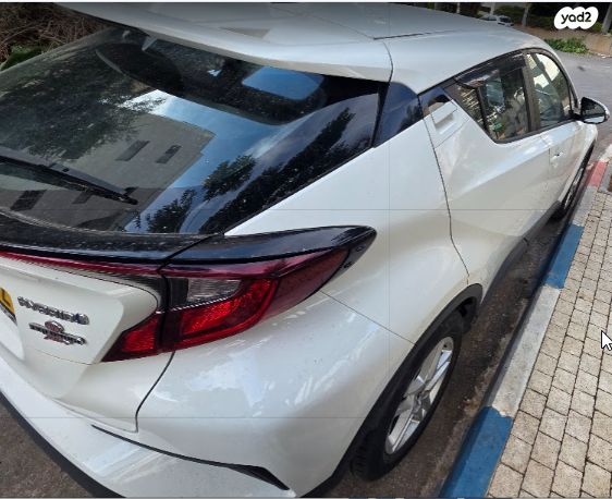 מודעת רכב טויוטה C-HR