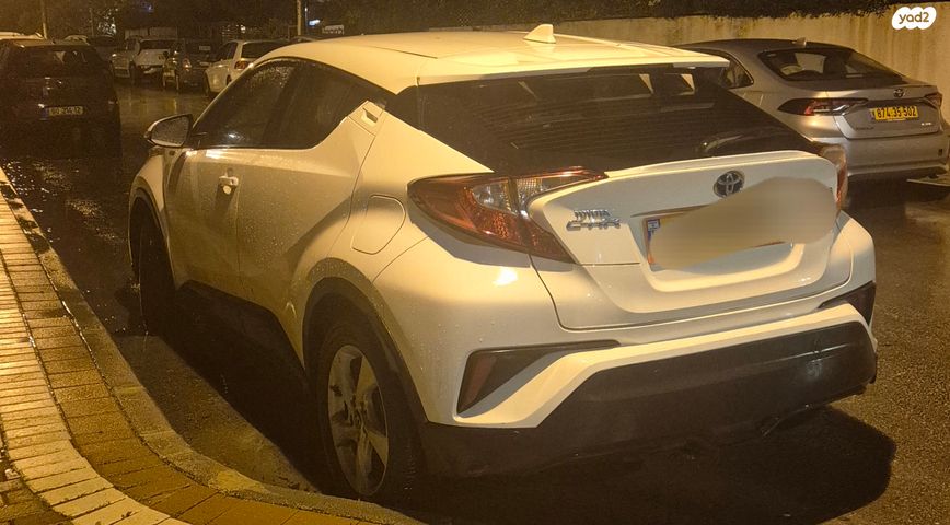 מודעת רכב טויוטה C-HR