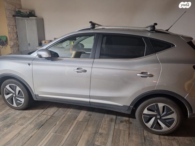 מודעת רכב אם ג'י ZS