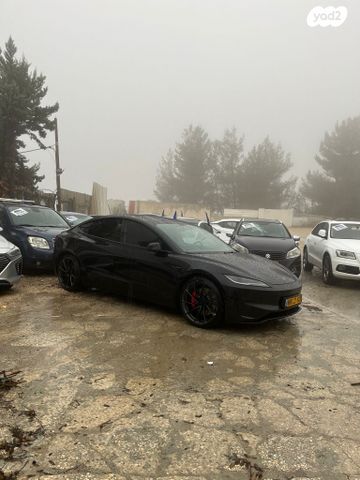 מודעת רכב טסלה מודל 3