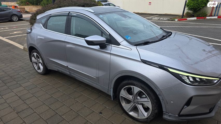 מודעת רכב ג׳ילי Geometry C