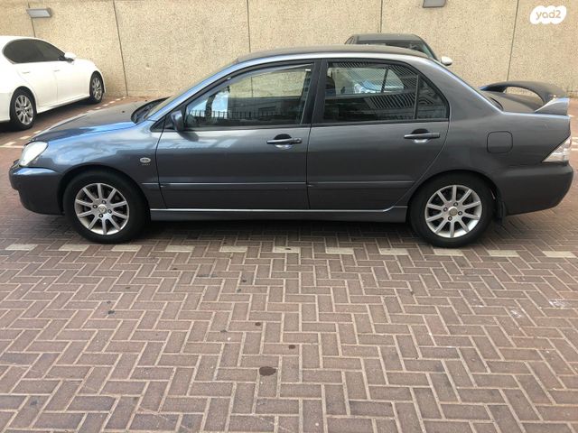 מיצובישי לנסר