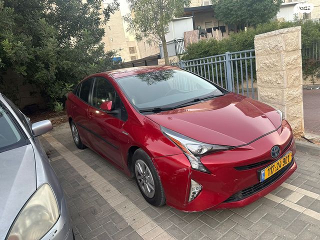 טויוטה פריוס