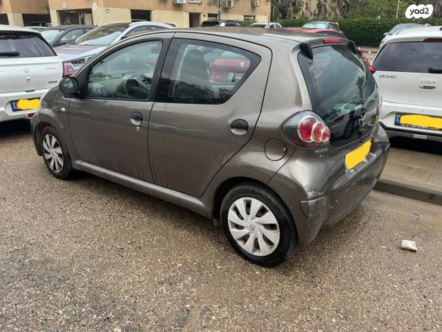 מודעת רכב טויוטה אייגו