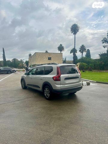 מודעת רכב דאצ'יה ג׳וגר