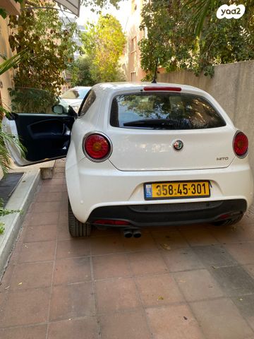 מודעת רכב אלפא רומיאו מיטו