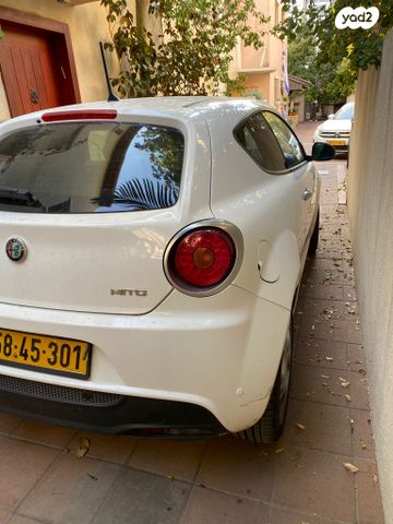 אלפא רומיאו מיטו