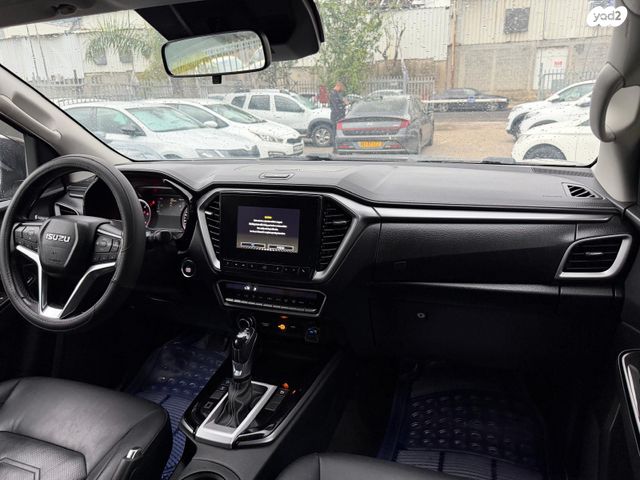 איסוזו די-מקס