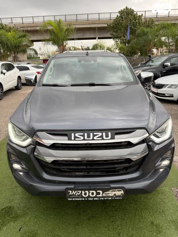 איסוזו די-מקס