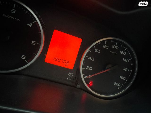 מודעת רכב מיצובישי טרייטון / L200