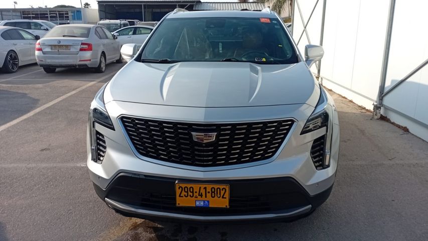 מודעת רכב קאדילק XT4