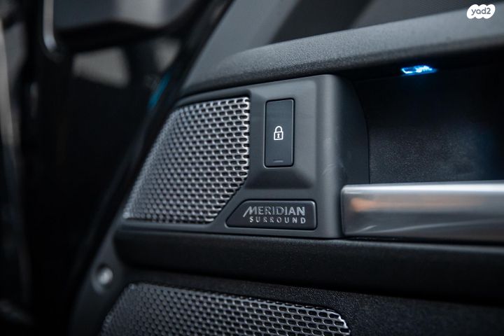 לנד רובר דיפנדר