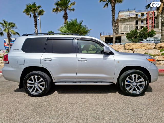 טויוטה לנד קרוזר