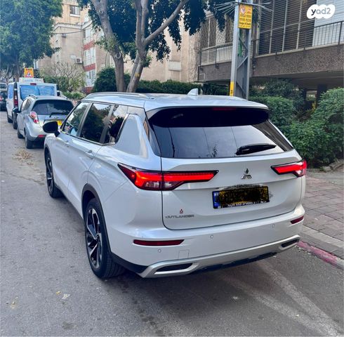 מיצובישי אאוטלנדר