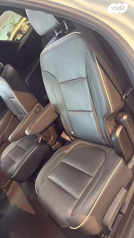 שברולט טראוורס