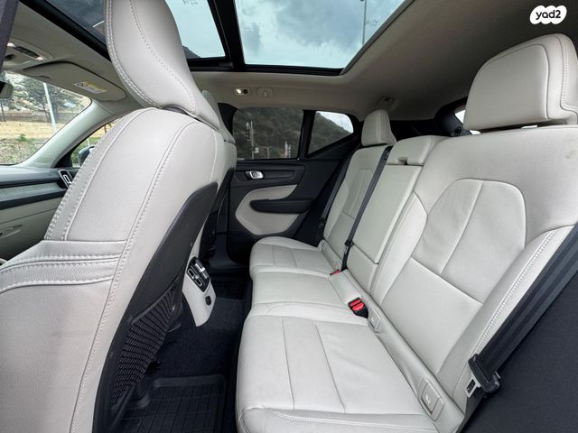 וולוו XC40