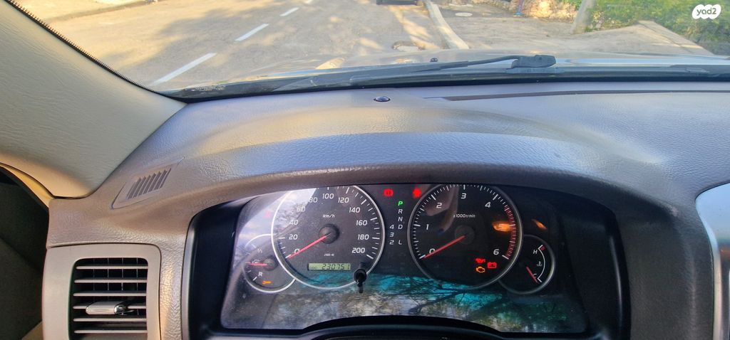 טויוטה לנד קרוזר