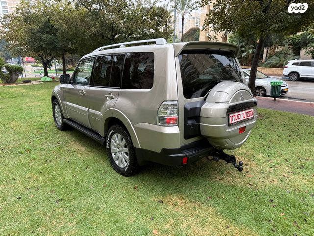 מיצובישי פג'רו