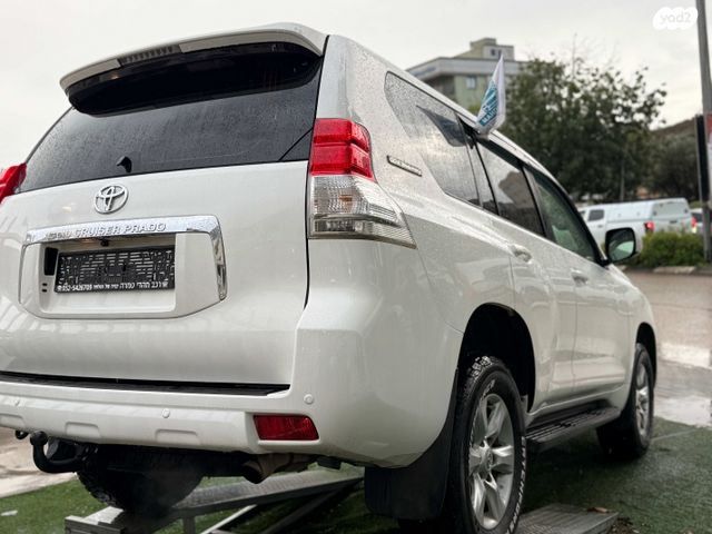 טויוטה לנד קרוזר