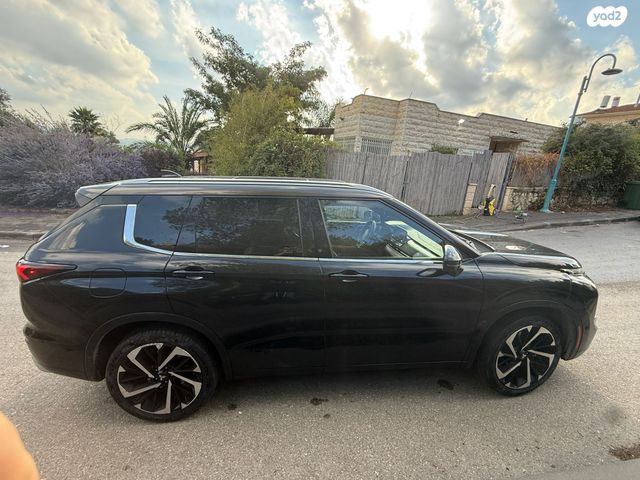 מיצובישי אאוטלנדר