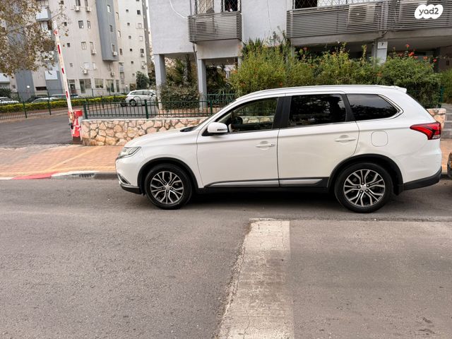 מיצובישי אאוטלנדר