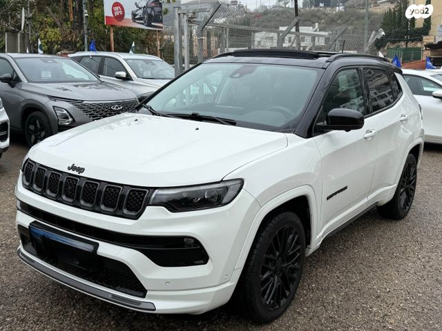 מודעת רכב ג'יפ קומפאס