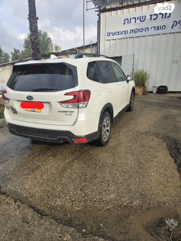 סובארו פורסטר