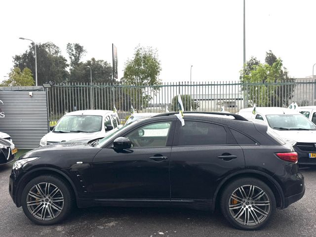 אינפיניטי FX37