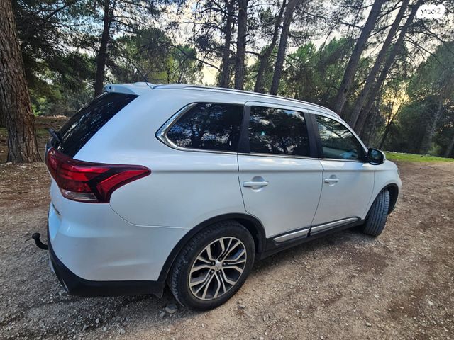 מיצובישי אאוטלנדר