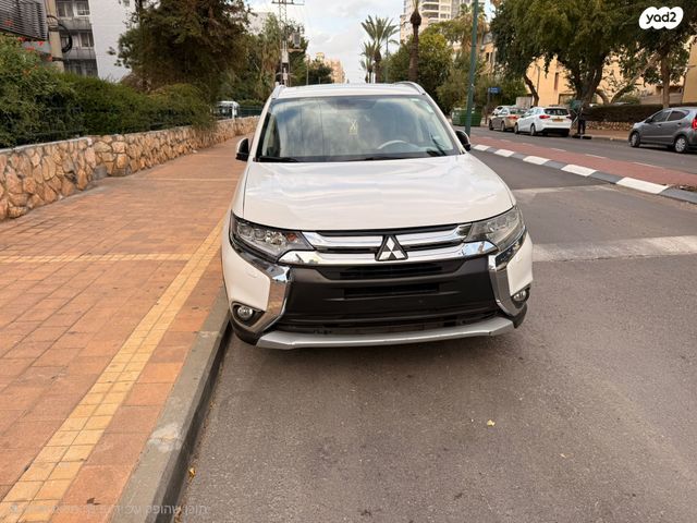 מיצובישי אאוטלנדר