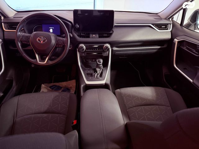 טויוטה RAV4