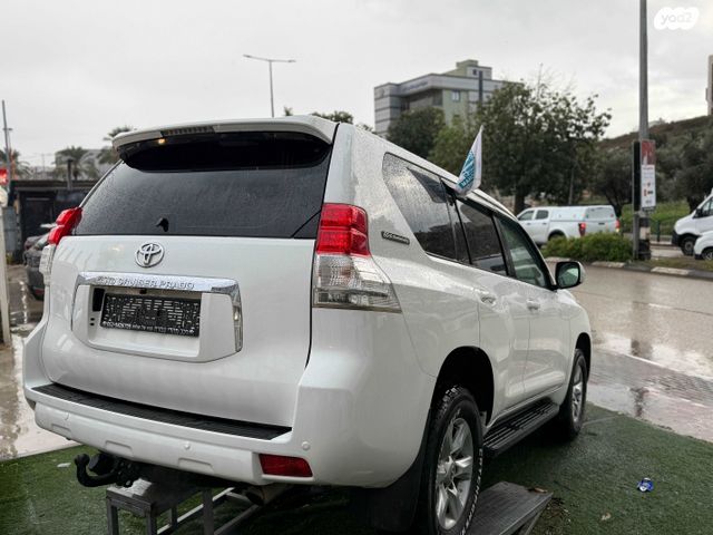 טויוטה לנד קרוזר