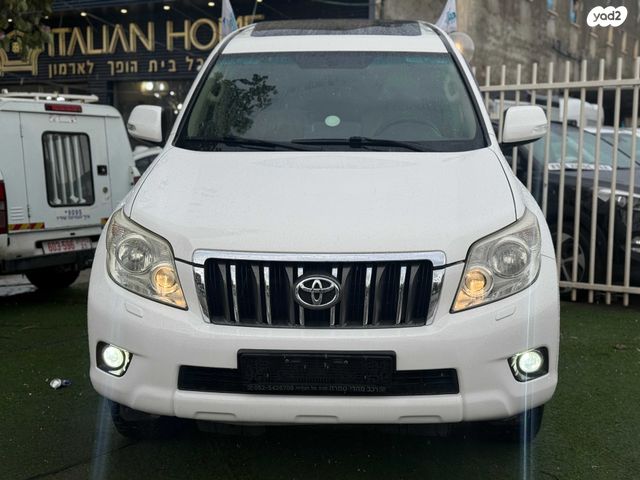 טויוטה לנד קרוזר