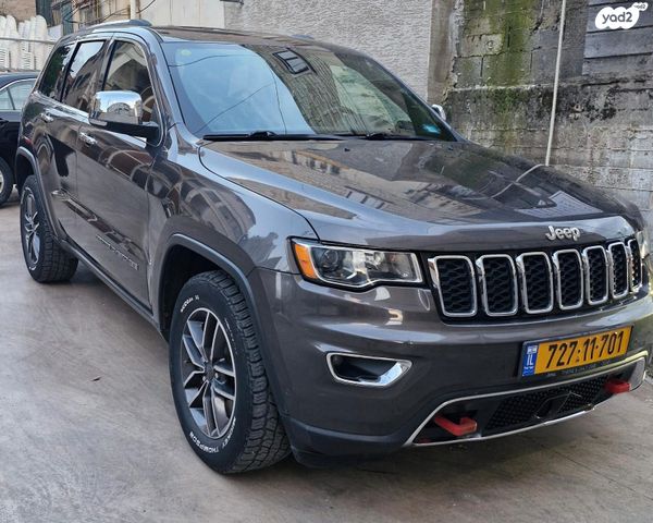 מודעת רכב ג'יפ גרנד צ'ירוקי