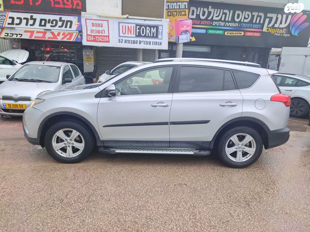 טויוטה RAV4