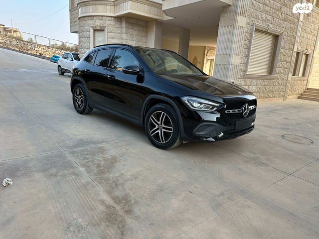מודעת רכב מרצדס-בנץ GLA