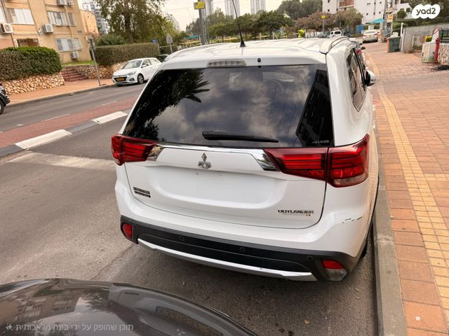 מיצובישי אאוטלנדר