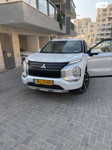 מיצובישי אאוטלנדר