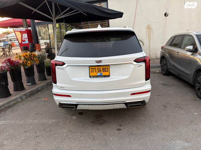 קאדילק XT6
